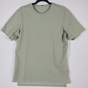 Lululemon Men's Short Sleeve T-Shirt Light Green Size M/L Pit To Pit 20"